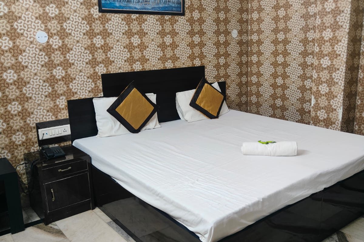 Hotel sarwan Agra